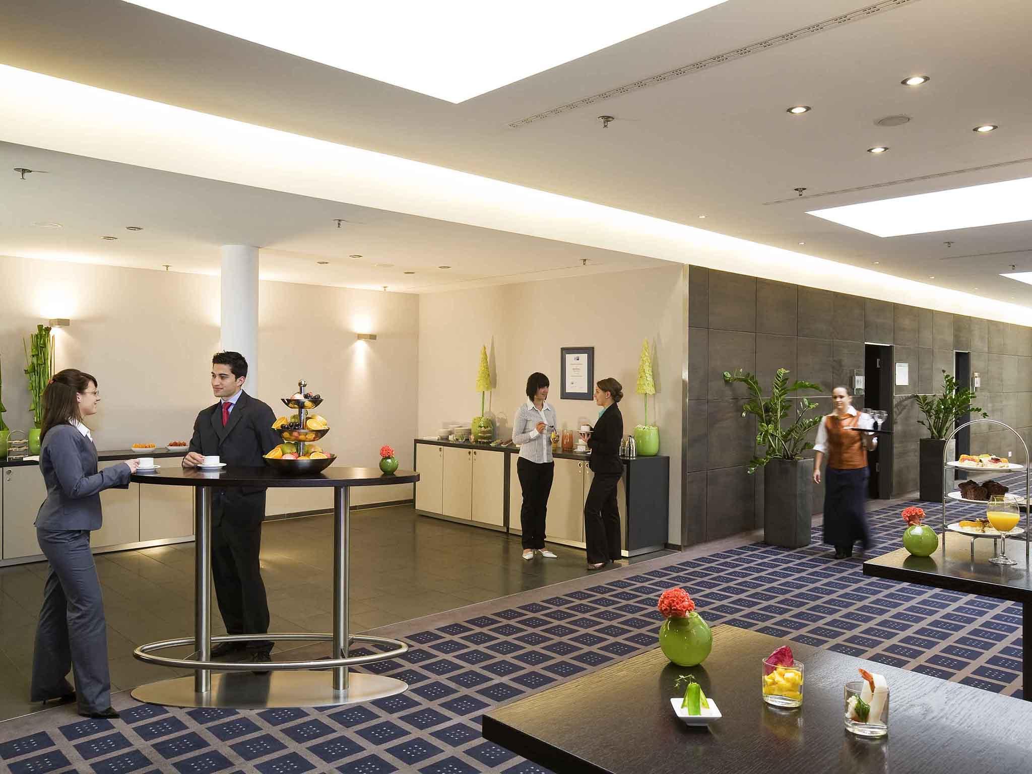 Novotel Muenchen Messe Esterno foto