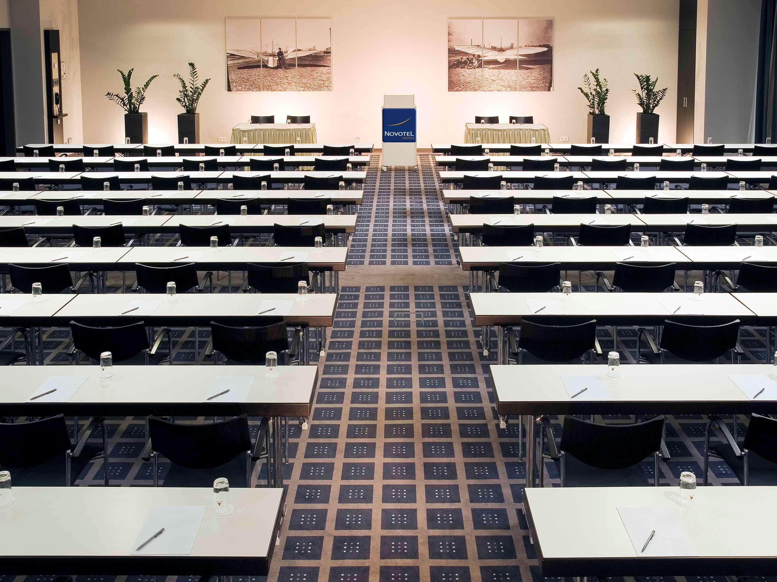 Novotel Muenchen Messe Esterno foto