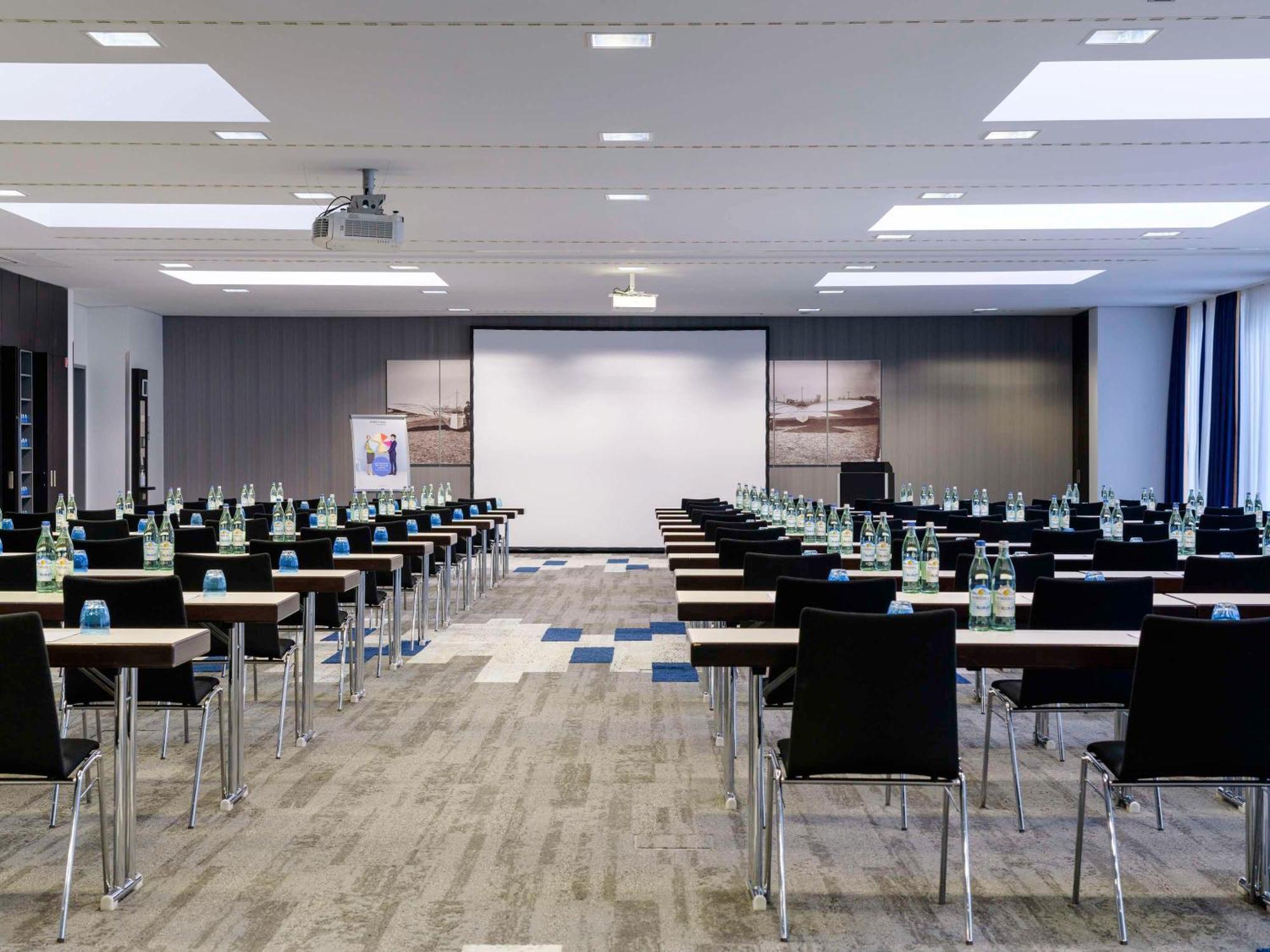 Novotel Muenchen Messe Esterno foto