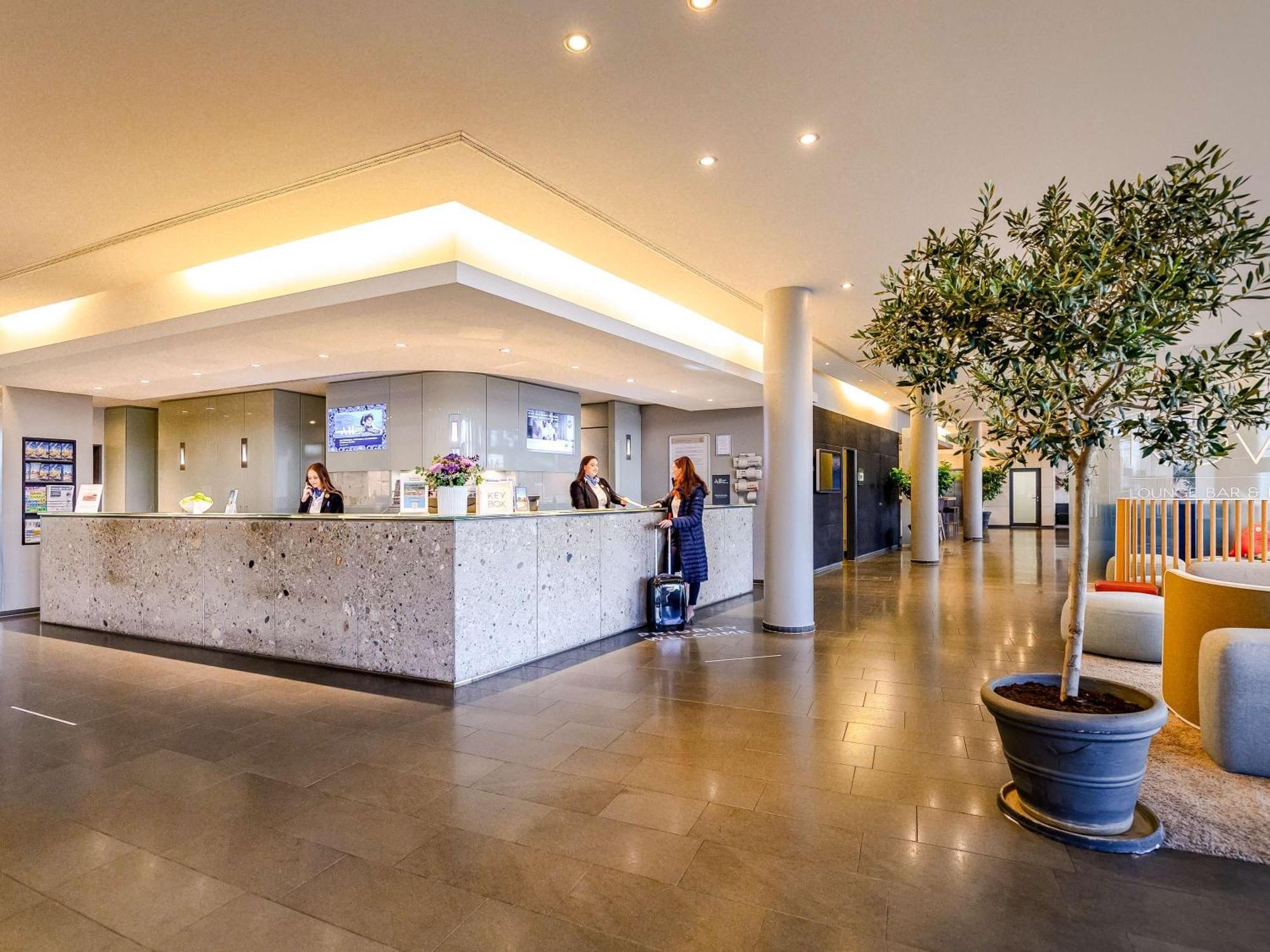 Novotel Muenchen Messe Esterno foto