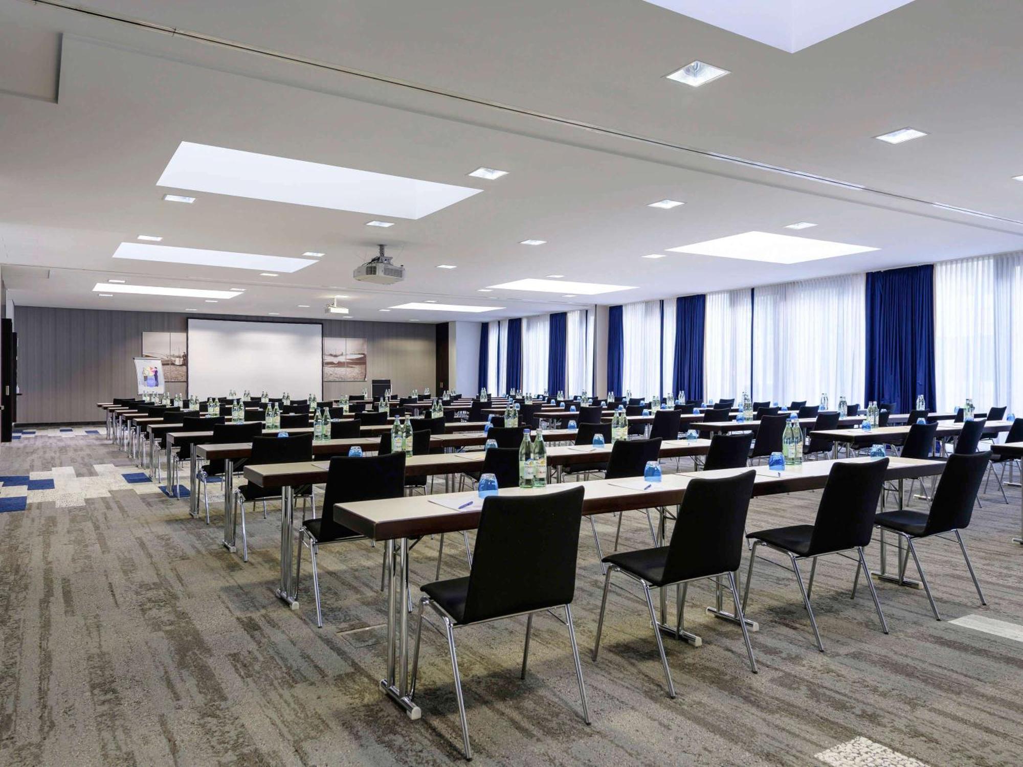Novotel Muenchen Messe Esterno foto